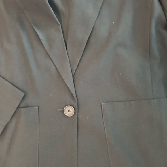 A New Day Women’s Black Blazer NWT Size L
Size L - Picture 2 of 5